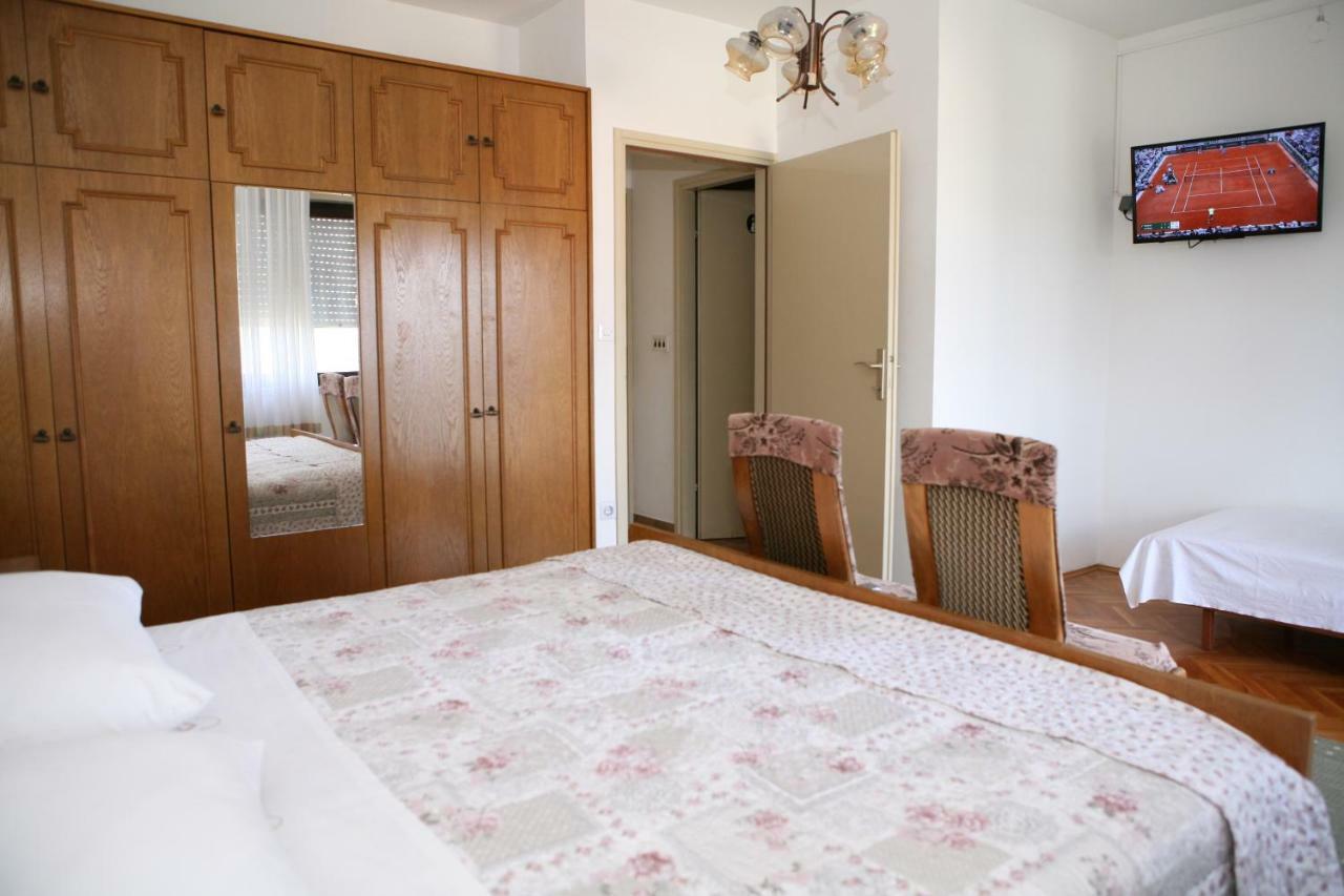 Rooms And Apartments Kurtovic Donji Seget Esterno foto