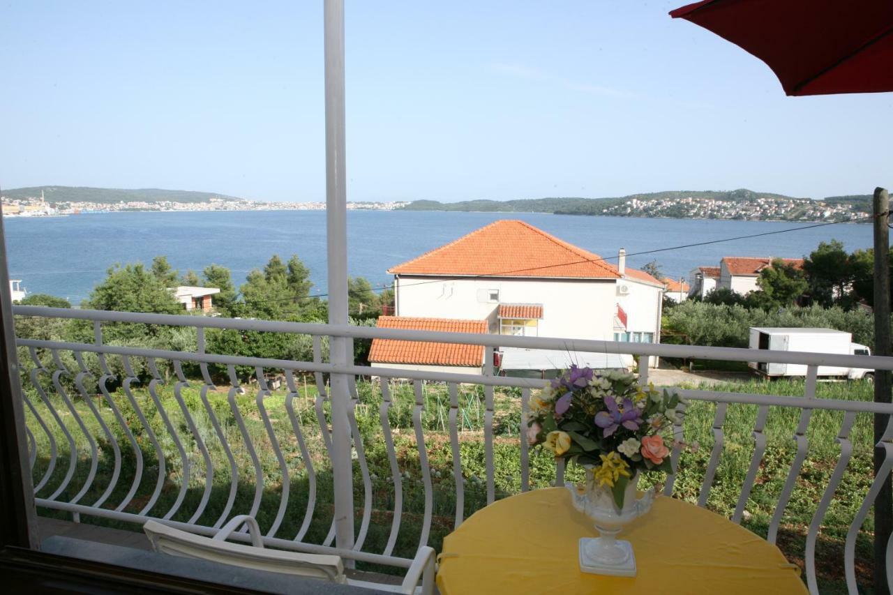 Rooms And Apartments Kurtovic Donji Seget Esterno foto