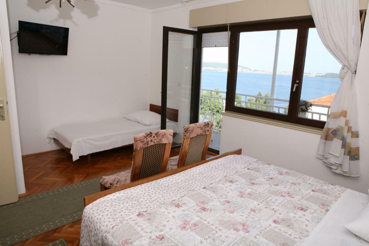 Rooms And Apartments Kurtovic Donji Seget Esterno foto