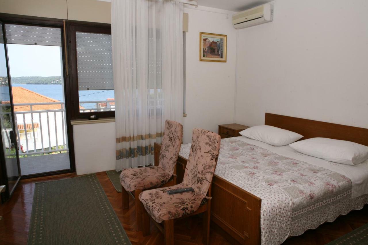 Rooms And Apartments Kurtovic Donji Seget Esterno foto
