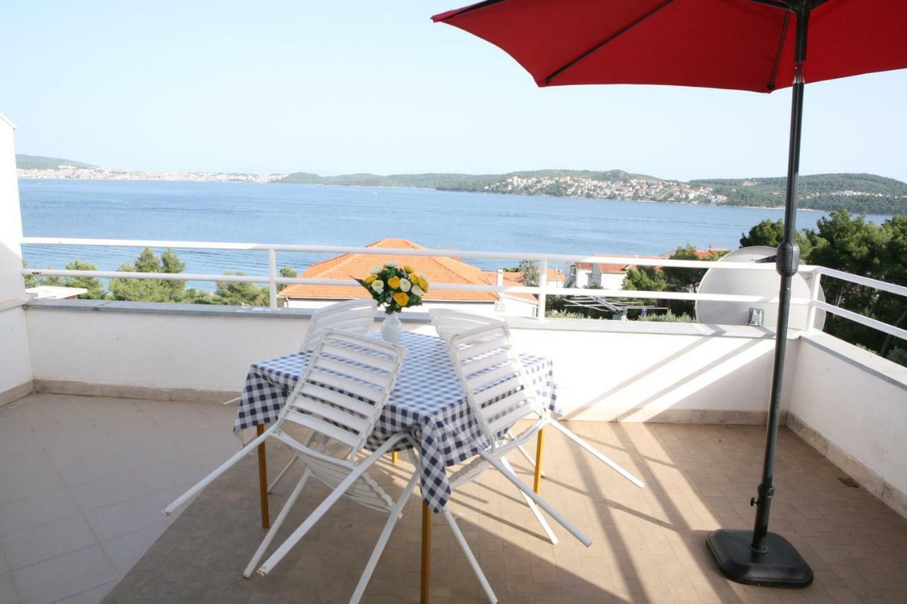 Rooms And Apartments Kurtovic Donji Seget Esterno foto