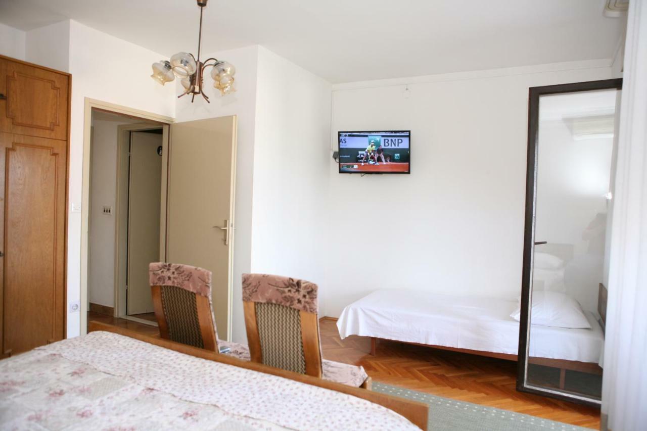 Rooms And Apartments Kurtovic Donji Seget Esterno foto