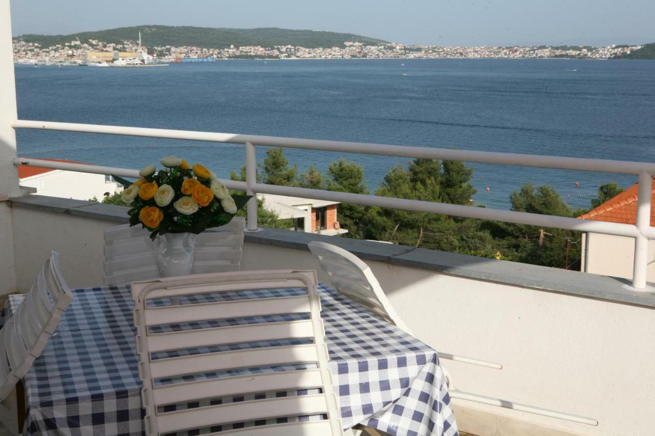 Rooms And Apartments Kurtovic Donji Seget Esterno foto