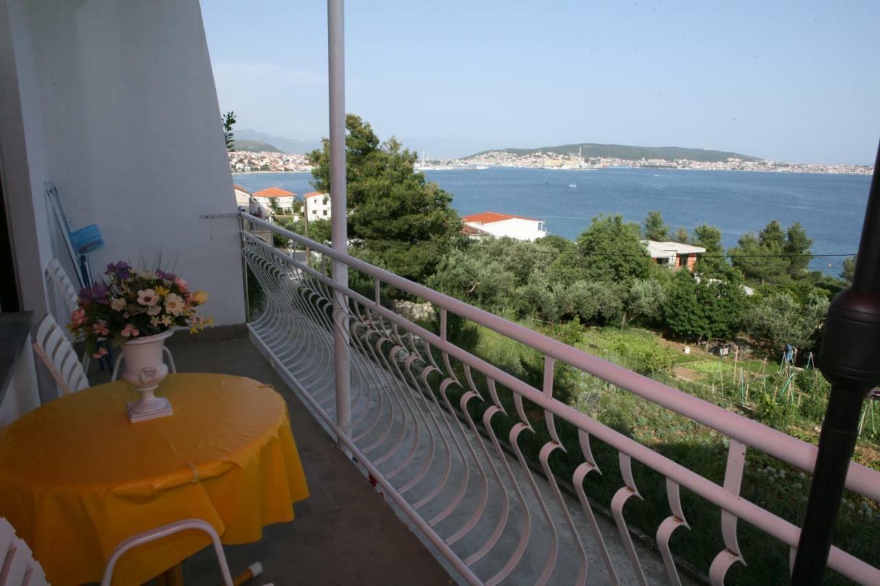 Rooms And Apartments Kurtovic Donji Seget Esterno foto