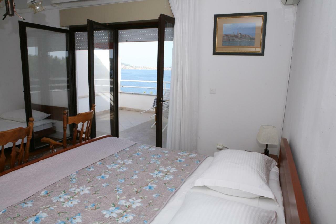 Rooms And Apartments Kurtovic Donji Seget Esterno foto