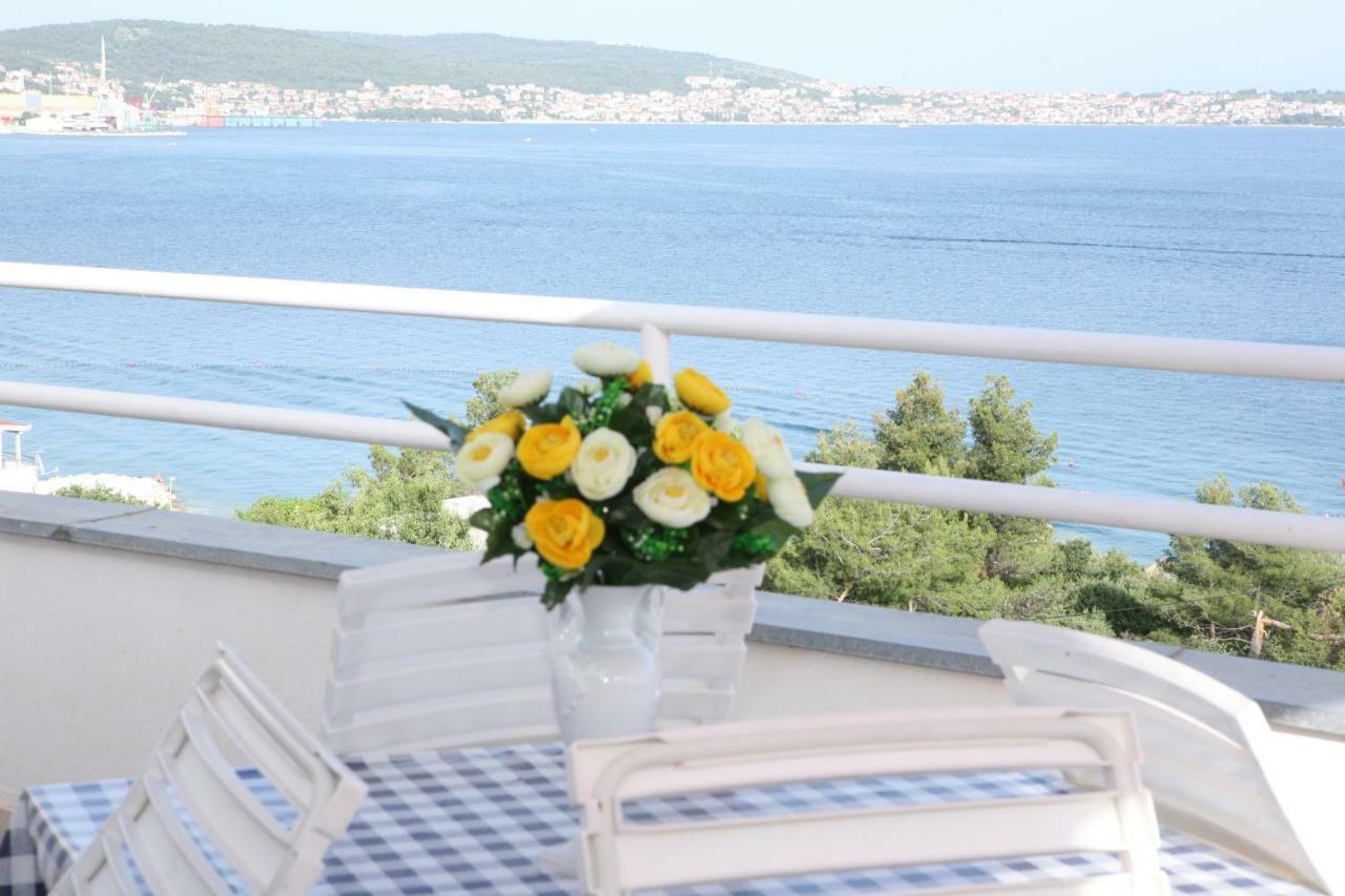 Rooms And Apartments Kurtovic Donji Seget Esterno foto