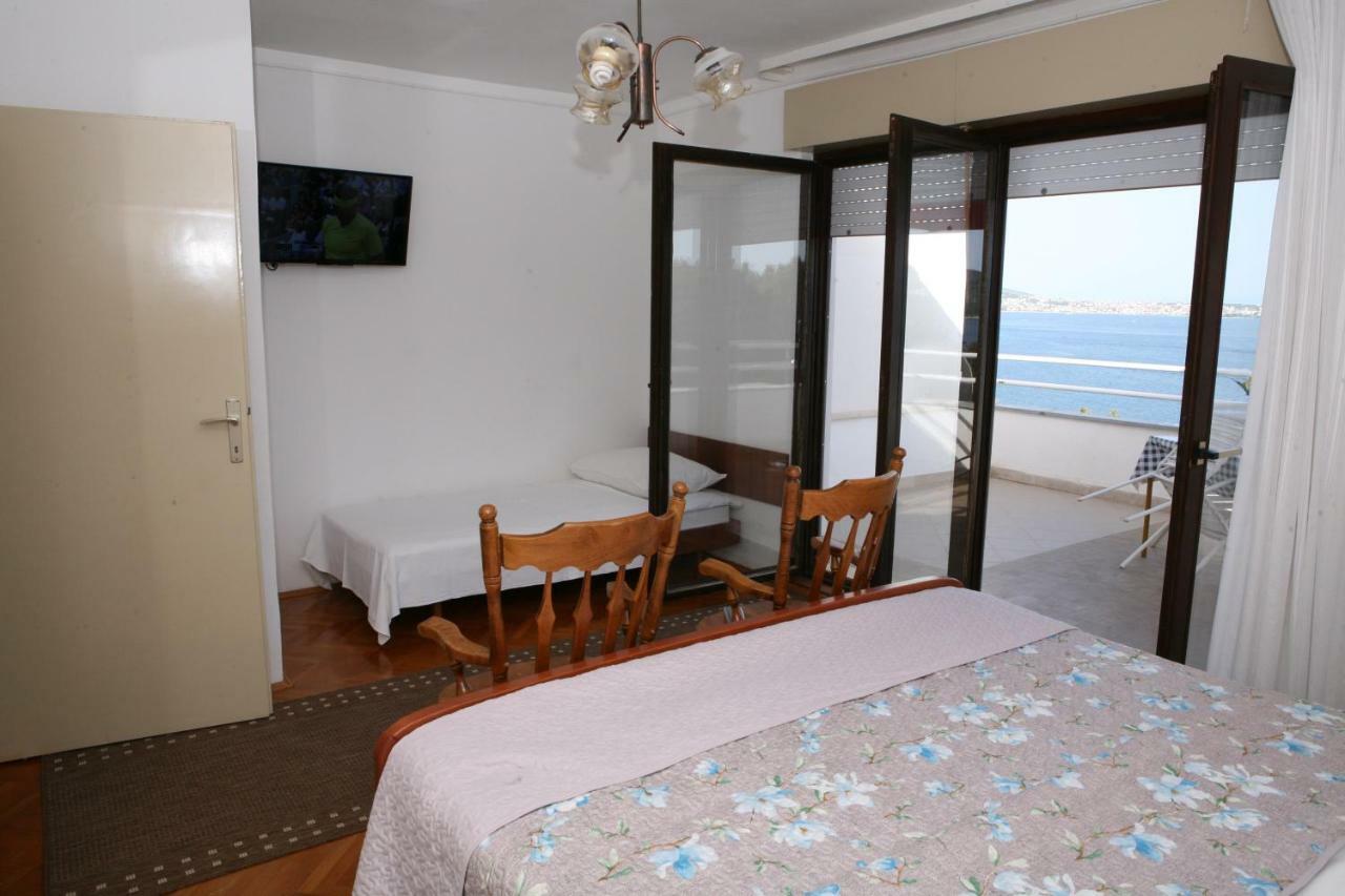 Rooms And Apartments Kurtovic Donji Seget Esterno foto